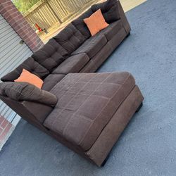 Really Nice Brown Sectional Couch 