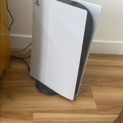 Pl ayS tat ionn  Fi5ve   Dig ital Ed iti on, 2controller 