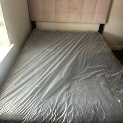 Full Size Bed/Mattress
