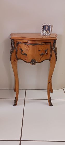 TABLE VINTAGE