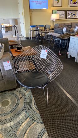 Net accent chair