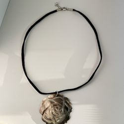 Abalone/mother of Pearl Pendant Necklace