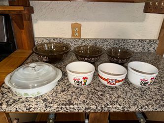 Lot of 7 Dinnerware Bowls/Containers