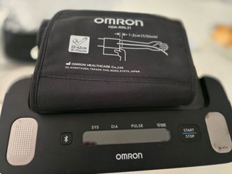 Omron blood pressure monitor BP7900