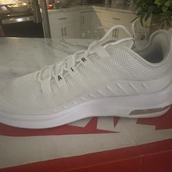 Women’s Nike Size 7