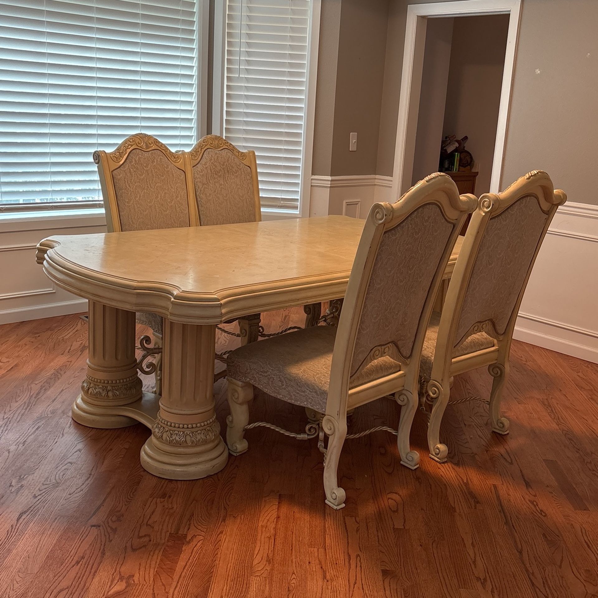 Luxury Dining Table - AICO By Michael Amini Monte Carlo silver snow