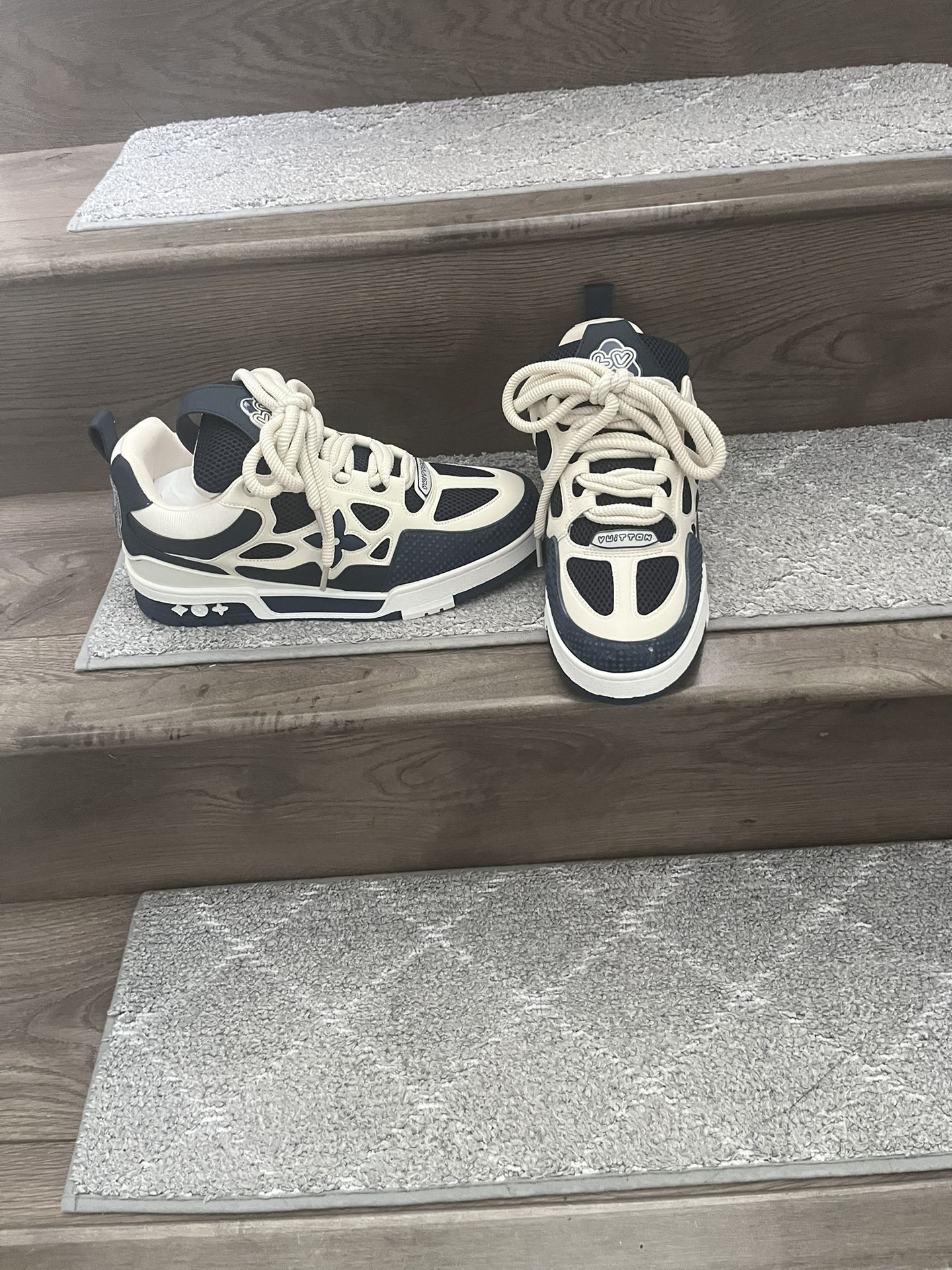 Louis Vuitton Skates Size 9