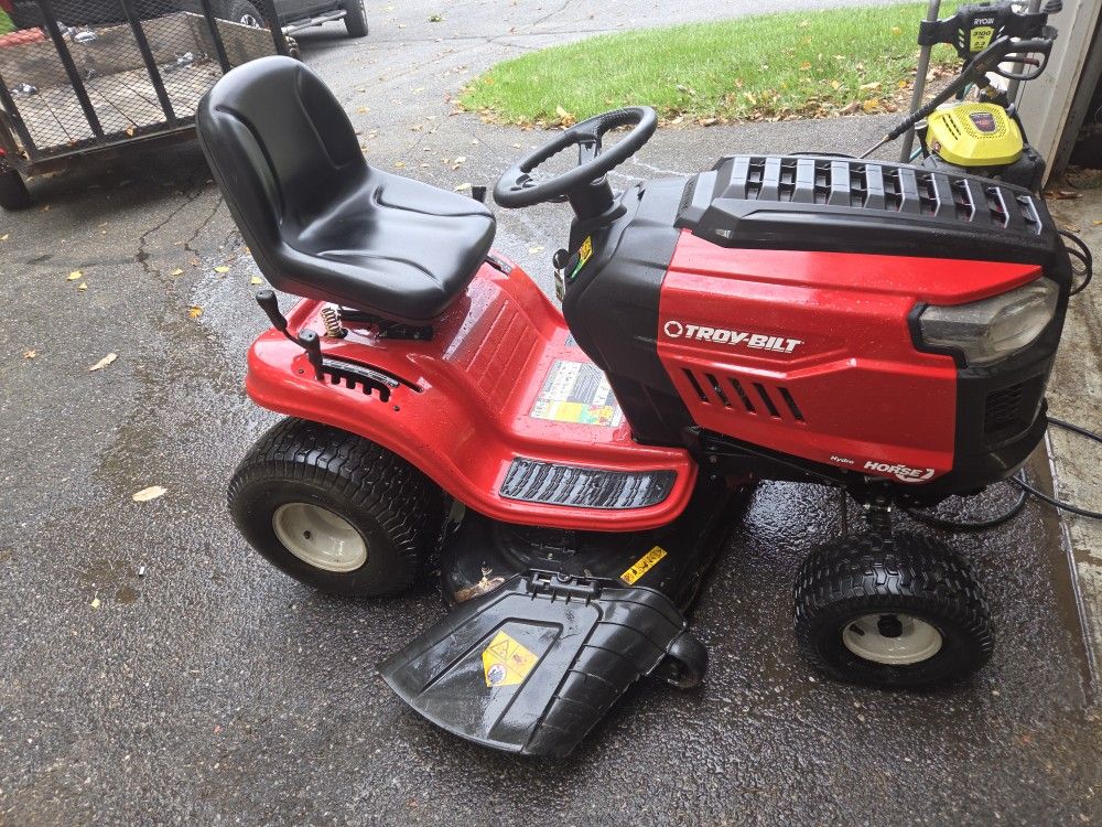 Troybilt Horse Auto Transmission 19.5 Hp 46 Inch Deck