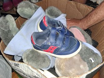 Boys Sauncony Tennis Shoes