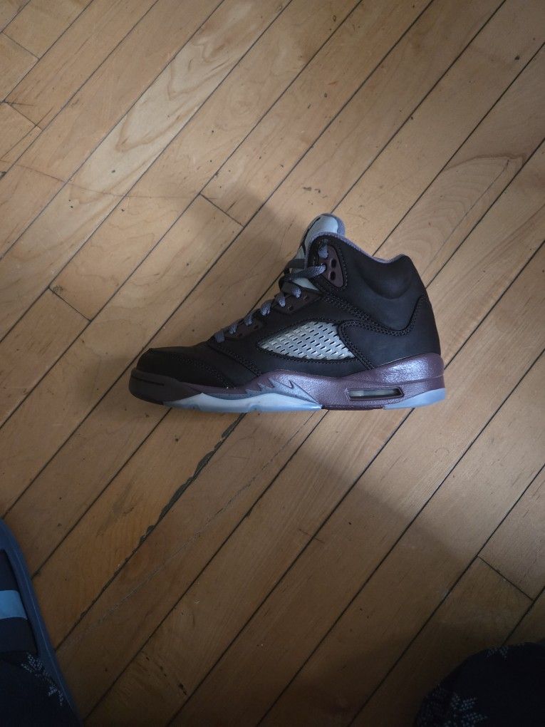Jordan 5 Burgundy Retro
