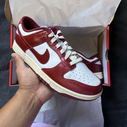 Nike Dunk Low Vintage Team Red DS Size 10.5W/9M