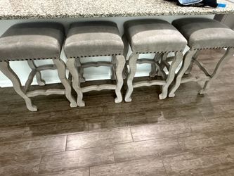 4 Bar Stools