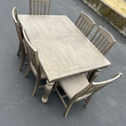 Dining room table, 6  chairs