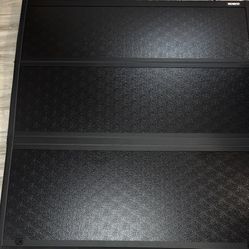 Gator EFX Hard Tri-Fold Truck Bed Tonneau Cover - Heavy-Duty Truck Bed Protection - Durable Aluminum Panels - Hard Folding Tonneau Cover - 2021-2025 F