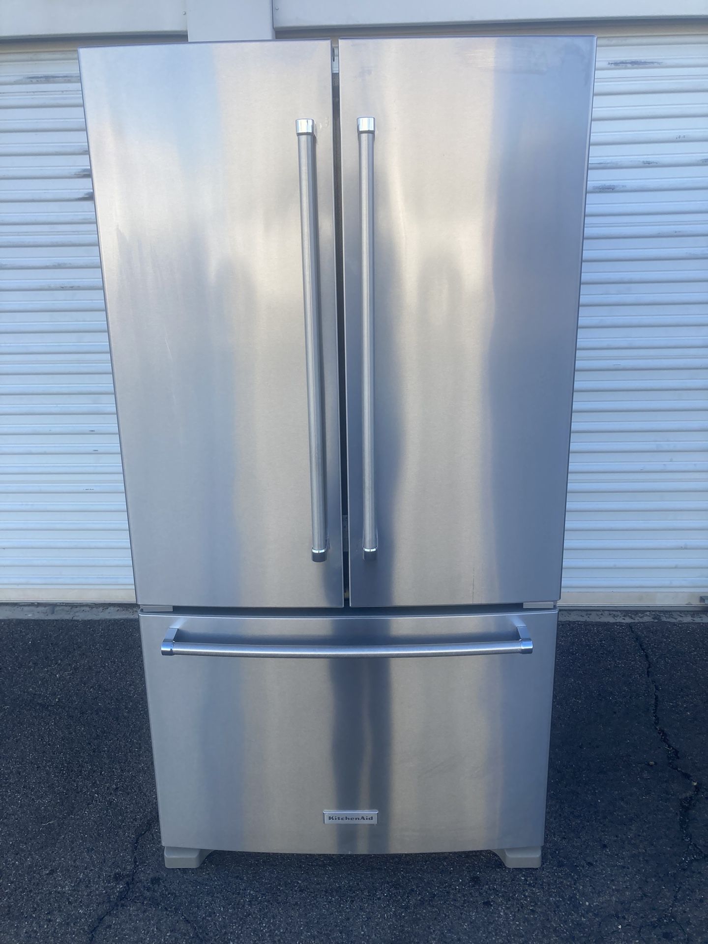 KitchenAid French door stainless steel refrigerator counter in good condition, clean and nice, one month warranty, delivery available W36-D27-H69, fre