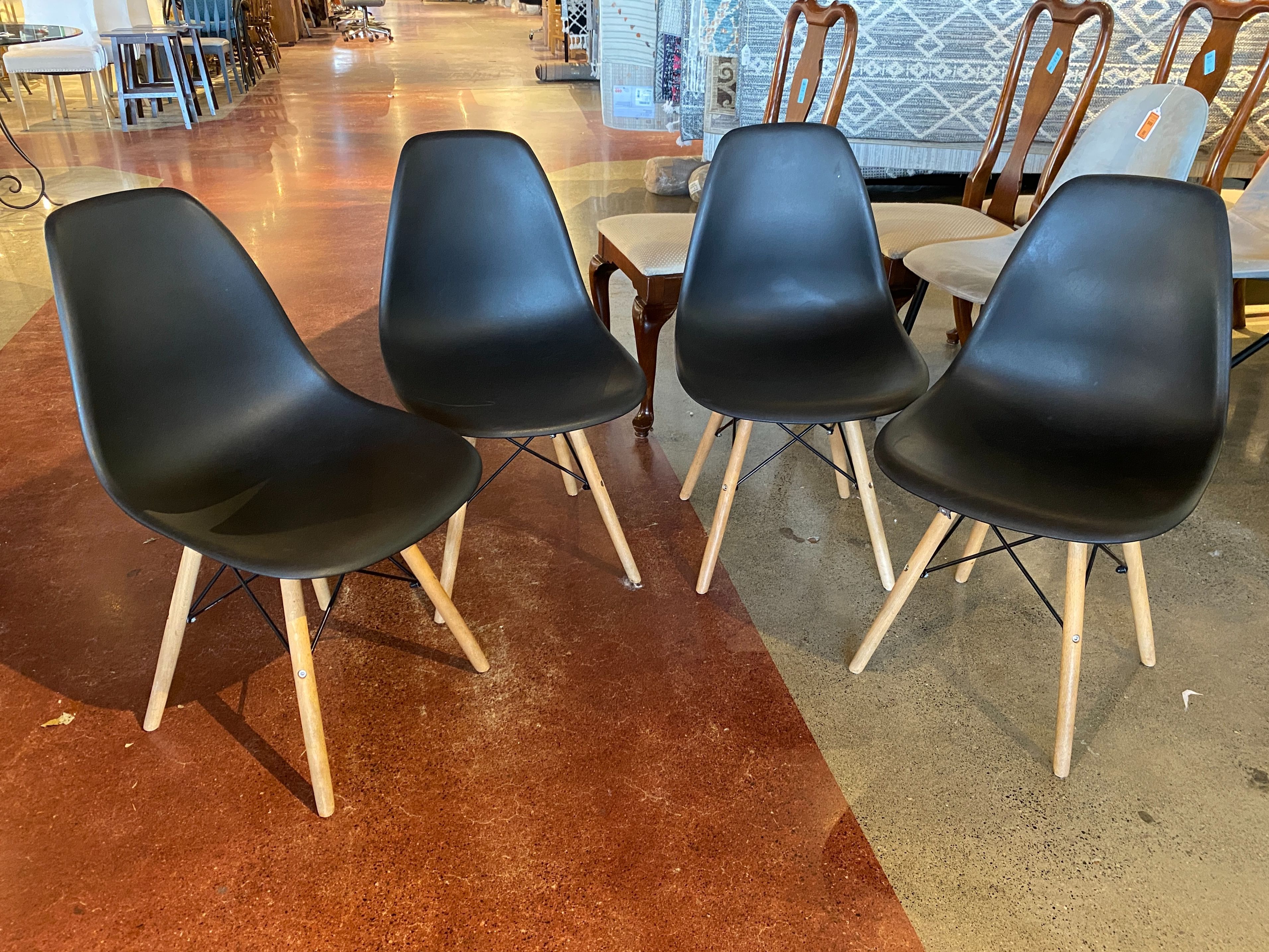 Eames-Style Eiffel Chair Set (Set of 4)