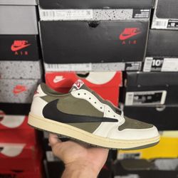 Jordan 1 Low Travis Scott Medium Olive size 11 (Tried On) 