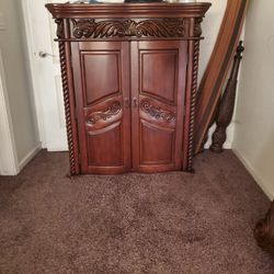 Top Peice Armoire And Mirror