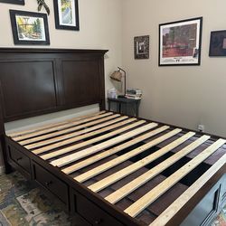 Matteo Storage Platform Queen Bed