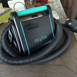 RevAir-Dries And Straightens Hair