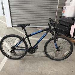 Trek Marlin 4 Mountain Bike