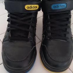 Postmove Mid-top Basketball Sneakers