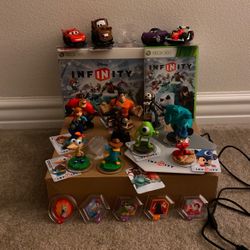 XBOX 360 Disney Infinity Video Game Bundle