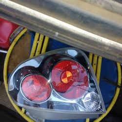  Nissan Altima 2003 Light.