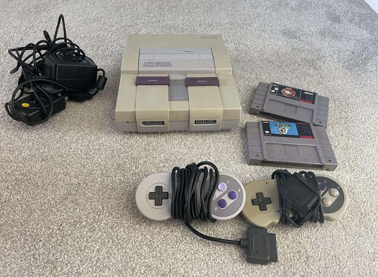 Super Nintendo - 2 Games - 2 Controllers - Original 