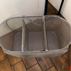 Clothes hamper/clothes organizer