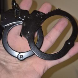 Real Police Handcuffs And Wakie Talkies With Charger