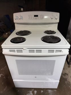 Electric Oven range Almost new 