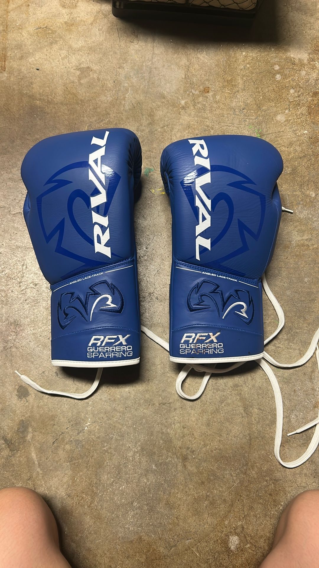 Blue Thing F4 Rival Rival Guerreros 16oz, Blue, HDE-F for Sale in Huntington Beach, CA ...