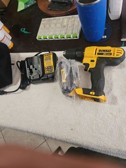 DEWALT 20V DRILL SET