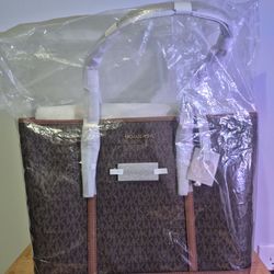 NEWS FOR SALE ... BAGS AND WALLET MICHAEL KORS
