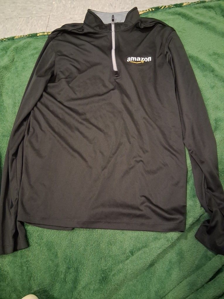 Amazon Pullover