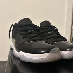 Jordan 11 retro low space jam