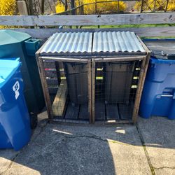 Trash Can Holder