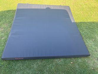 Rough Country Soft Tri-Fold Bed Cover for Jeep Gladiator