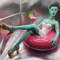 Summerween Mrs Frankenstein Figure