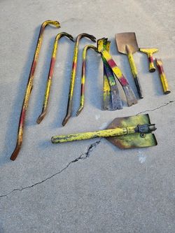 Crowbars And Wrecking Bars