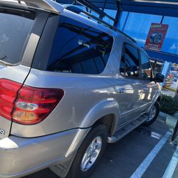 Toyota Sequoia 