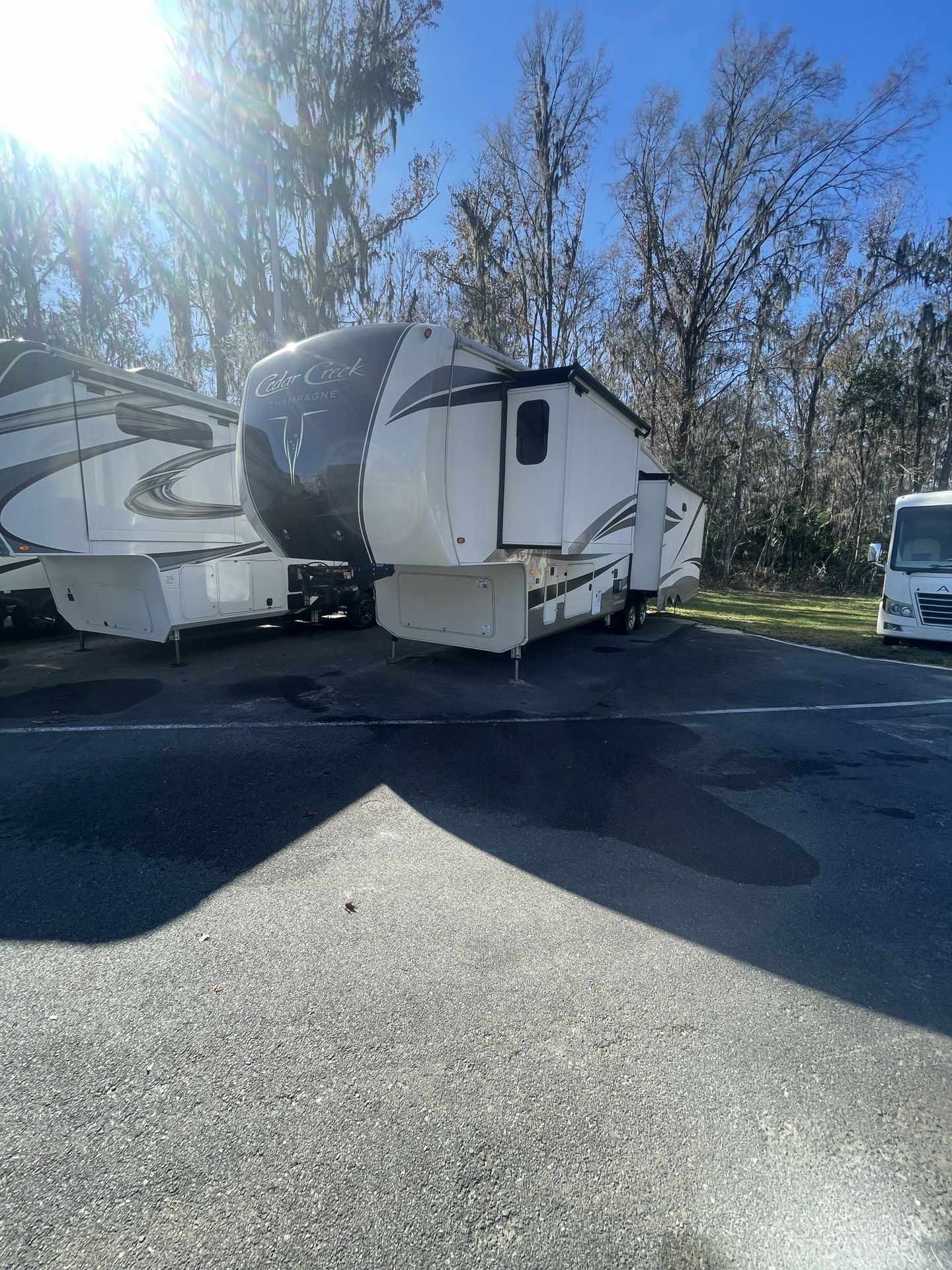 Used 2018 Forest River Cedar Creek CHAMPAGNE 38EL