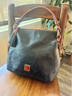 Dooney & Bourke shoulder bag…