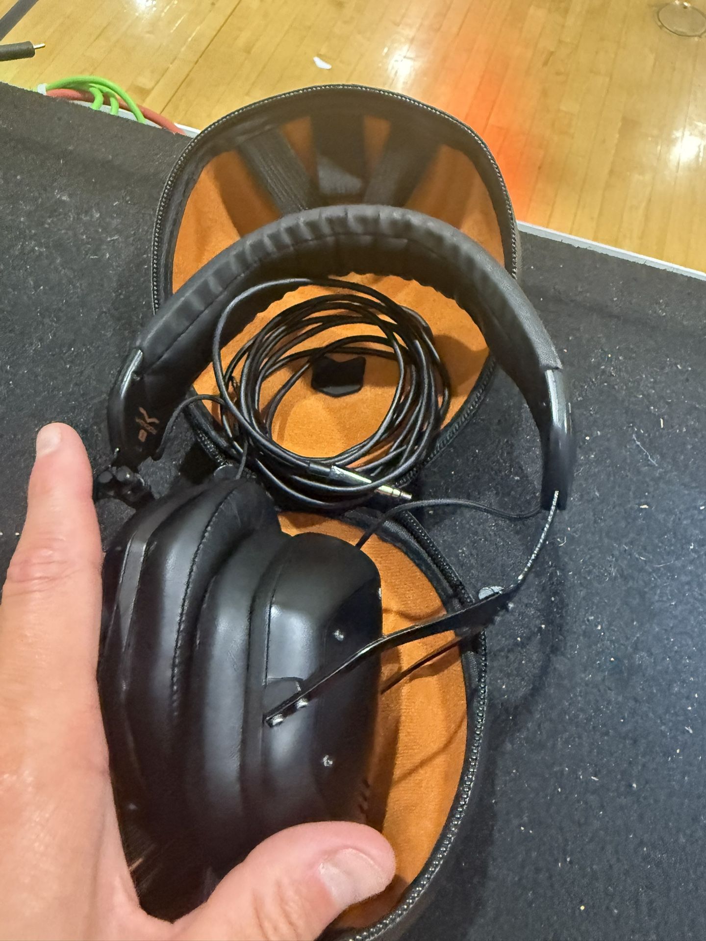 VMODA Cross faded Dj Headphones Barely Used