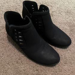 Women’s Boots Size 8
