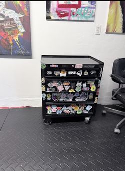 Tattoo work station