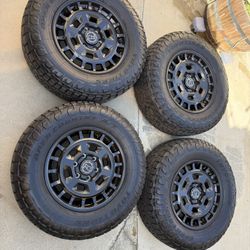 Black Rhino Forged 18” Wheels with Toyo 33” Open Country AT3 Tires 6x139.7