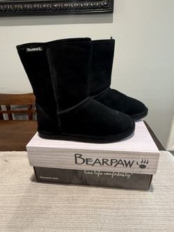 Bear paw boots size 6/7