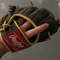 Rawling Baseball Glove 